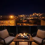 Whitestone Hotel *