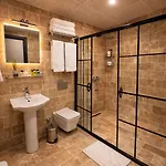 Whitestone Hotel