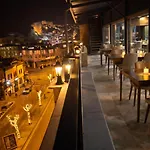 Whitestone Hotel *