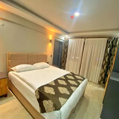 Whitestone Hotel *