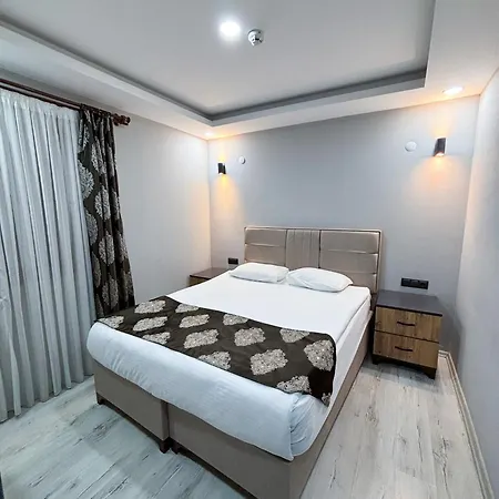 Whitestone Hotel *