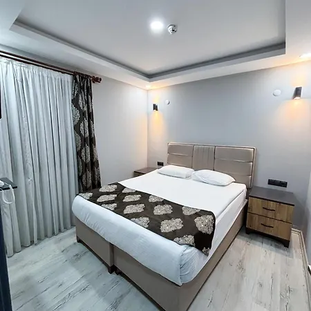 Whitestone Hotel *