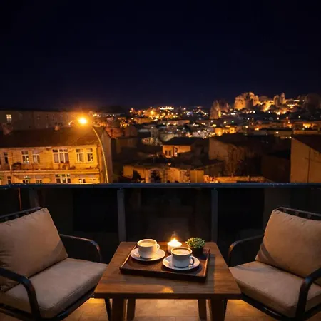Whitestone Hotel *