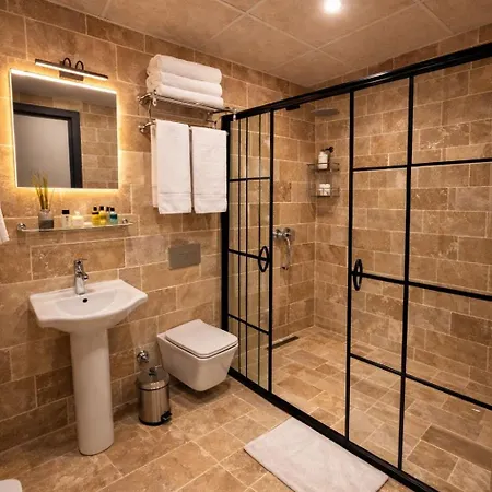 Whitestone Hotel