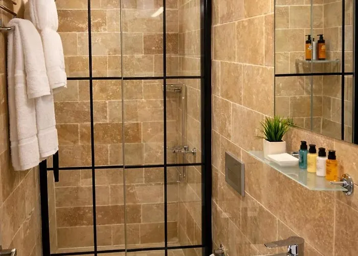 Whitestone 内夫谢希尔